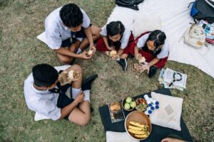 Conversation between two teachers about the school picnic in English